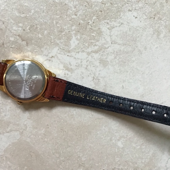 Vintage Disney Mickey Mouse Lorus Watch - Picture 4 of 10